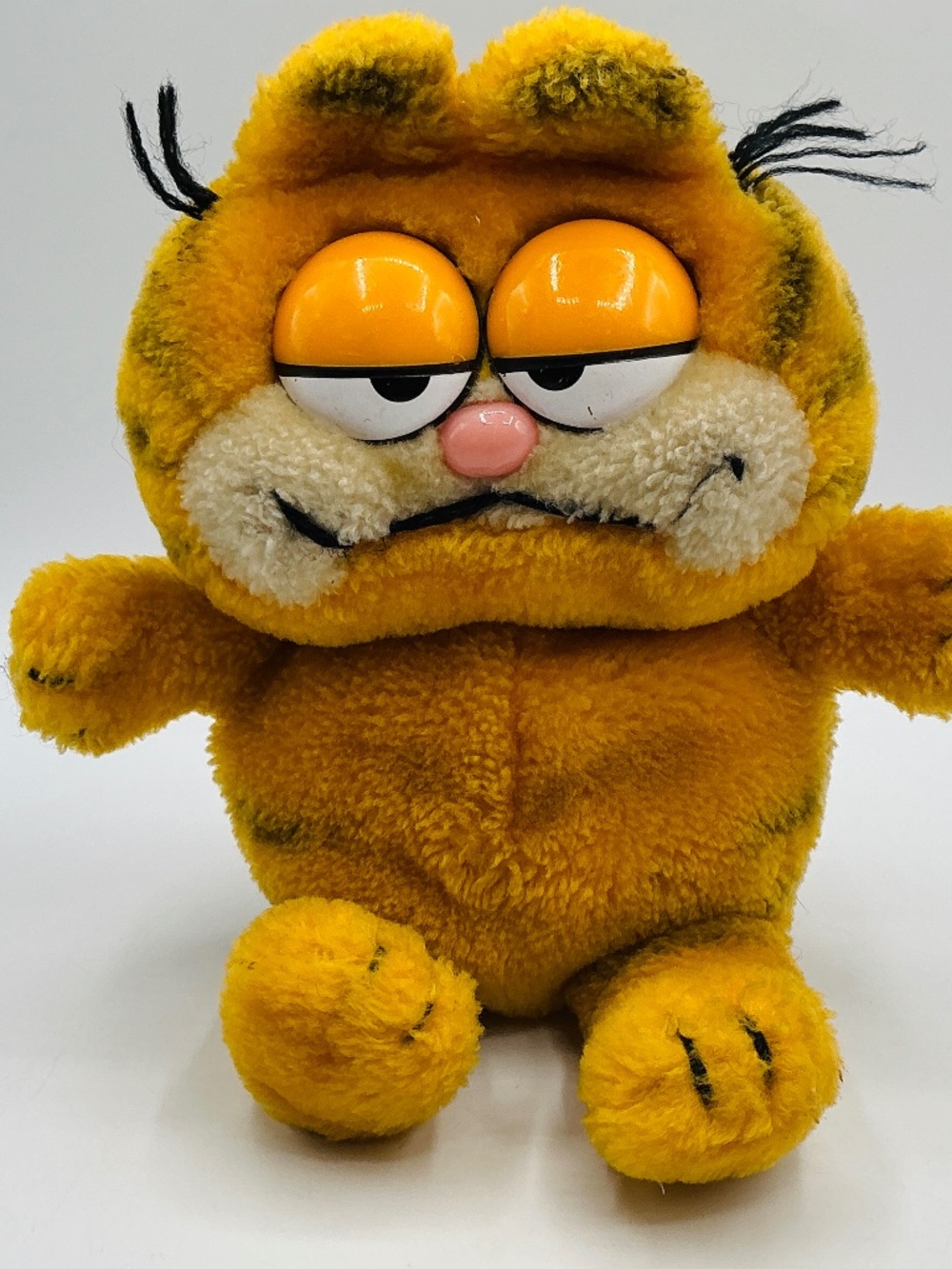 Vintage Garfield Stuffed Animal 1981 Korea Cat 10” Plush Sitting Sleepy 80’s UFS